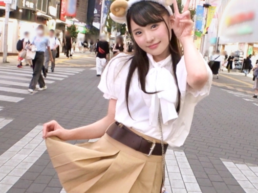 【美少女】童顔美少女が顔に似合わず剛毛マンコすぎる！ジャングルワレメを濡らし肉棒で感じまくる淫乱ムスメ！