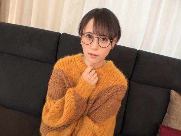 【メガネっ娘の淫らな本性】 清楚な見た目とは裏腹に、エッチな体で乱れまくる！ 知的な美女のギャップに萌え♡