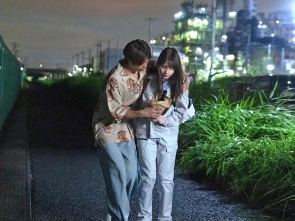 【理系女子の甘い誘惑】『熱あるの？じゃあ看病してあげる』工場勤務の知的な彼女が偶然出会った男を家に招き、介抱するはずが…互いの欲望に火が付き、肉体を求め合う爛れた同棲生活の始まり！情熱的なセックスに溺れる2人の物語♡