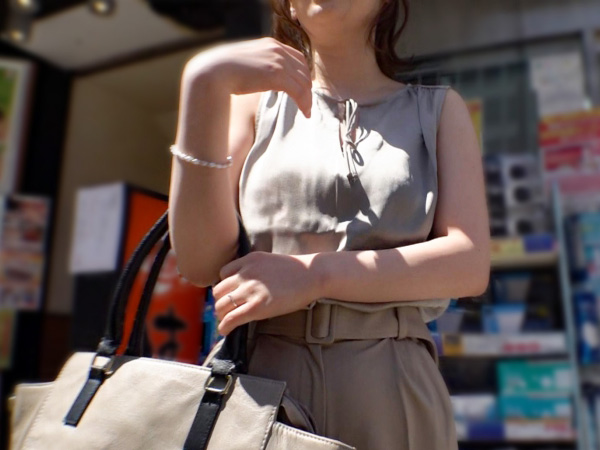 【借金妻の禁断セックス】『もう我慢できない…』セックスレスで溜まった性欲を爆発させる人妻!旦那の借金返済のため、激しく求め合い、久々の快感に溺れる!!