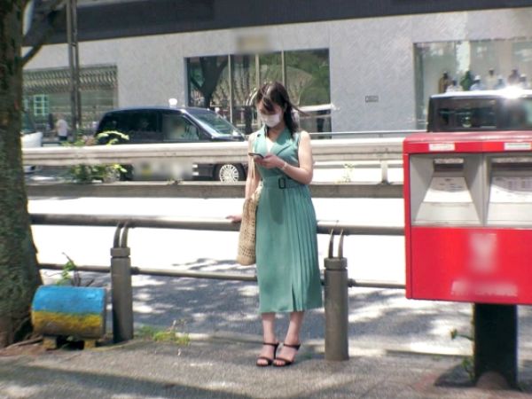 【性欲爆発人妻】旦那の不在で欲求不満な巨乳妻、他人棒との不倫SEXで久々の快感に溺れ、イキまくる淫乱プレイ！♡