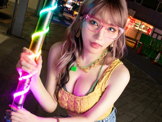 【人妻ナンパ】美尻セレブ妻、32歳とは思えない若さ！子持ちママが夫以外のチ○ポでオマ○コ激突かれ！Tバックから覗く美尻に興奮必至！禁断の快楽に溺れる人妻の淫乱セックス♡