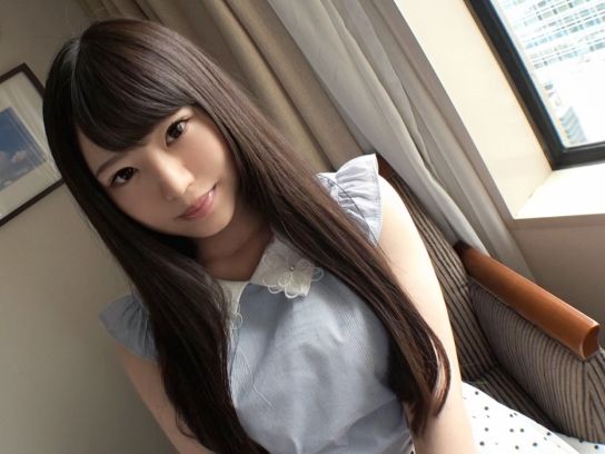 【ウブな19歳黒髪美少女AVデビュー】大人しめなのにエッチな好奇心旺盛！美白のピチピチプリケツが超エロい！黒髪ロングの清楚系美少女がカメラの前で大胆に！