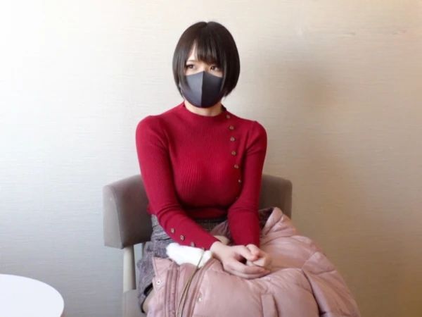 【爆乳看護師をナンパ即ハメ】ショートカットの可愛い看護師さんが謝礼金に釣られてホテルで生ハメSEX！圧巻のデカ乳パイズリでチンポを挟まれ、たっぷりご奉仕されちゃう♪ 街中で見つけた巨乳の天使がエロすぎる！