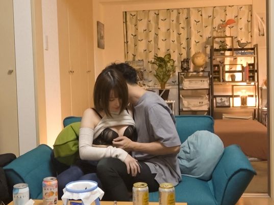 【ナンパ即ハメ盗撮】色白スレンダー美女をヤリ部屋に連れ込み、従順なご奉仕フェラから本番へ！素人娘がカメラの前で見せる本気のエロさに興奮必至！