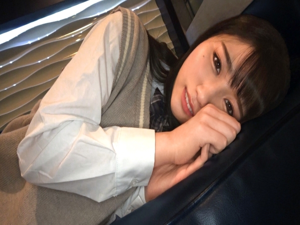 【黒髪制服美少女の裏の顔】『ダメ…でも気持ちいい…』清楚系JKがカメラの前で大胆変身！ハリのある美ボディを揺らしながら、チ○ポに夢中になる姿がエロすぎる！！