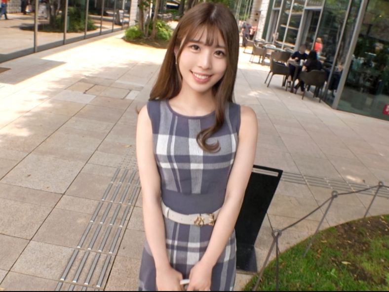 【欲求不満のスレンダー美女】『もっと奥まで…』パイパン美女がおチンポに腰振りまくり！スタイル抜群の体がイキまくる初撮りセックス♡