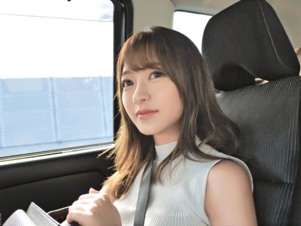 【逆サプライズ訪問】『突然だけど…エッチしよ?』AV女優が素人男性の家に突撃訪問!恋人みたいにイチャイチャ甘々キスから始まるハメ撮り♡ 素人男性の緊張と女優の色気に包まれた、リアルな絶頂セックスにドキドキが止まらない!!